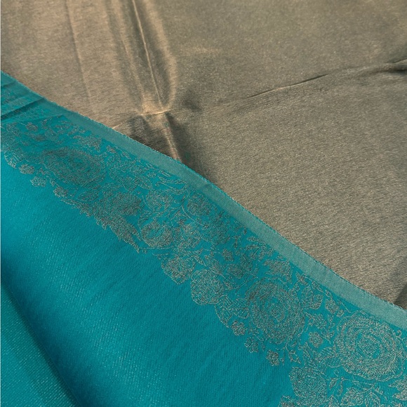 Reversible moonlight Shawl - Picture 8 of 14